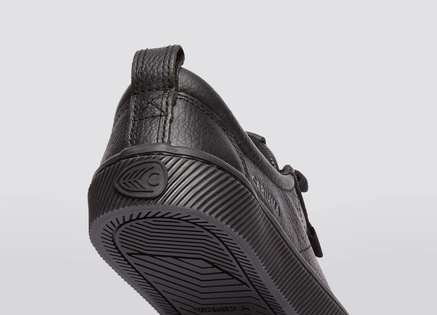 OCA Low Premium Leather Black