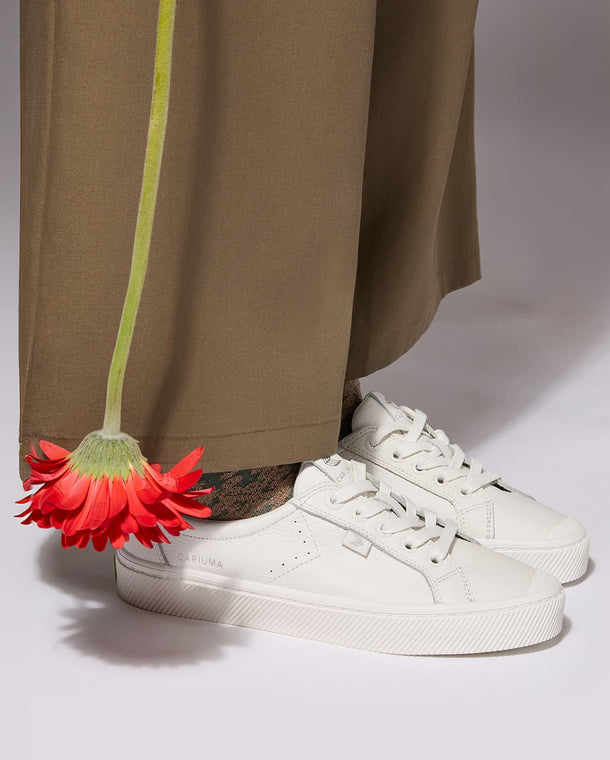 Cariuma OCA sneaker, classic white shoe, sustainable footwear, New Zealand summer gift idea, Australia Christmas gifting, best sneaker gift for her or him, eco-friendly shoes, premium casual sneaker, holiday present favourite, timeless OCA style.