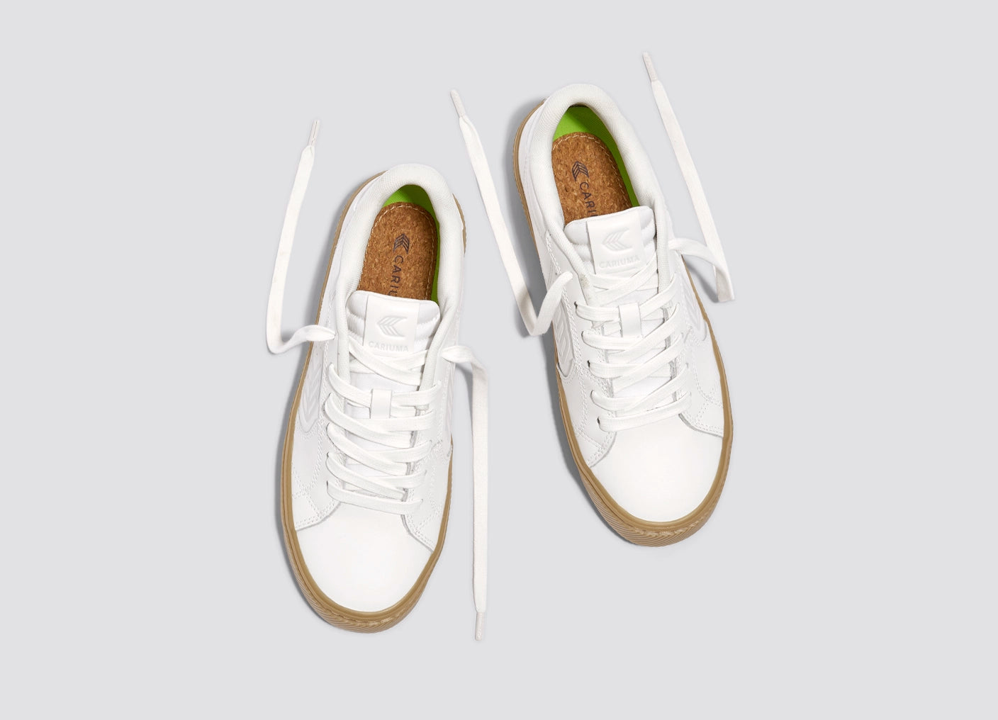 SALVAS Smooth Leather Warm White Logo Gum